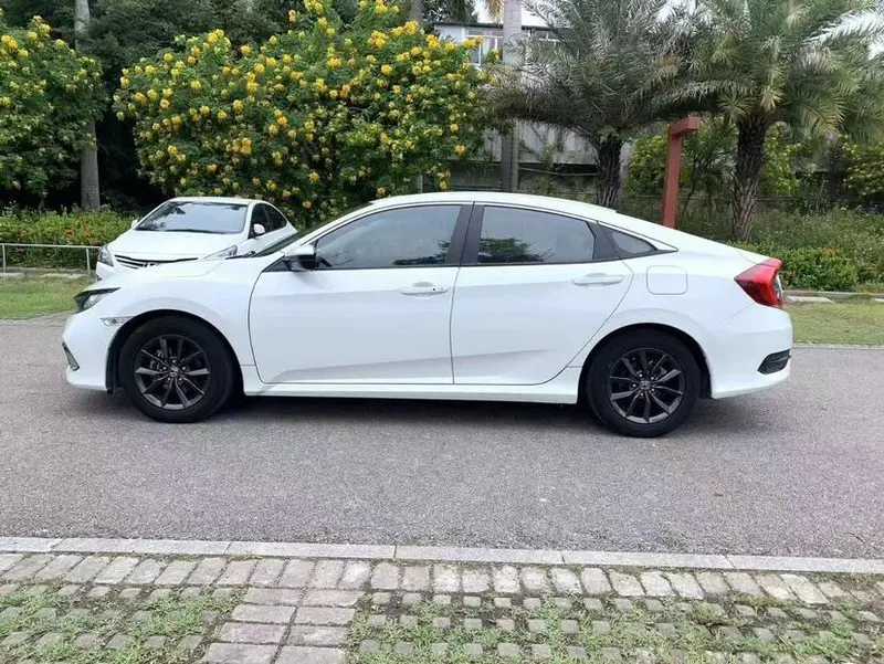 Honda Civic — фото 3