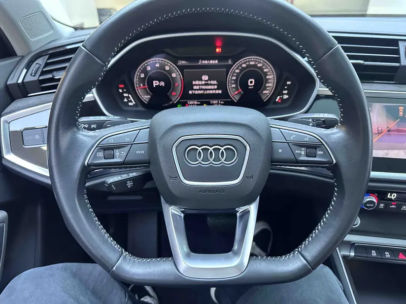 Audi Q3 — фото 10