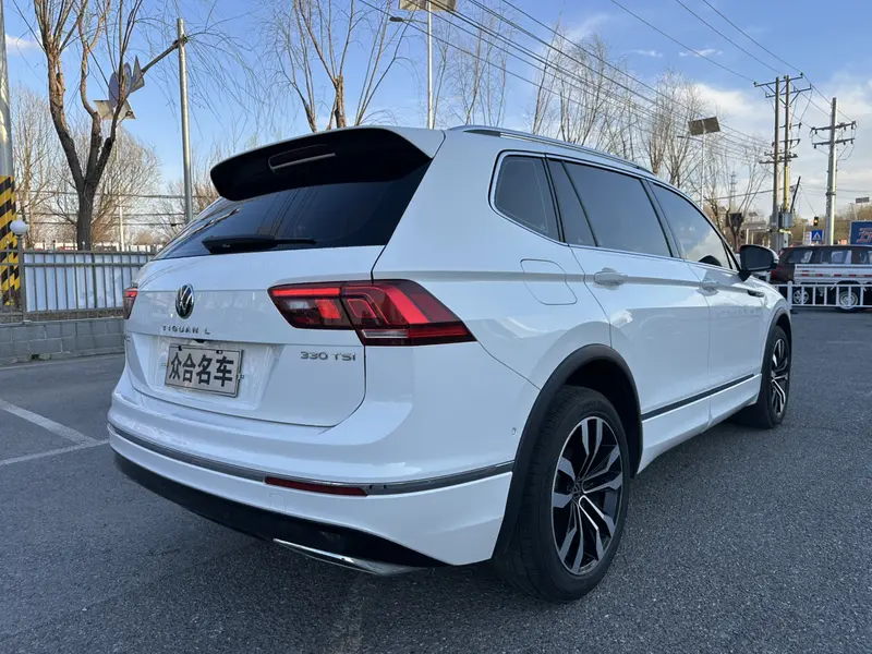 Volkswagen Tiguan L — фото 7