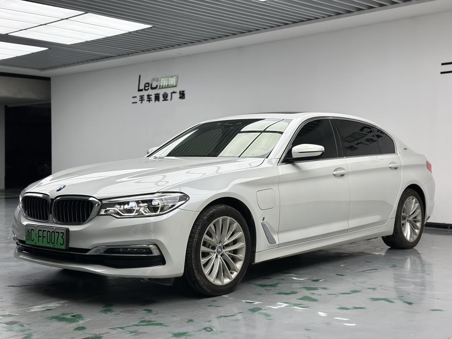 BMW 5 серииPHEV 5 PHEV 2019 530Le Luxury