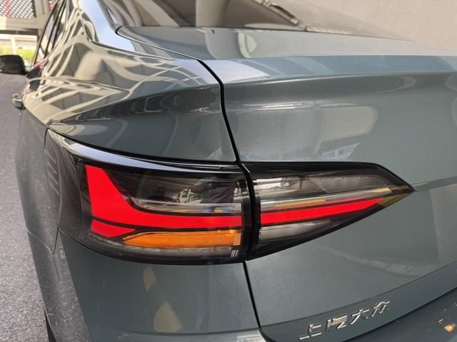 Volkswagen Lavida 2023 Синий из Китая, фото 5