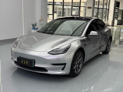 Модель 3 2022 года заднеприводная версия