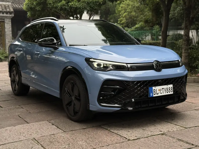 Volkswagen Tiguan L — фото 3