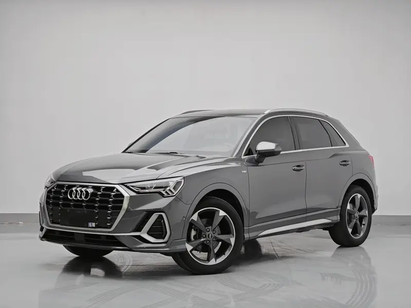 Audi Q3 — фото 1