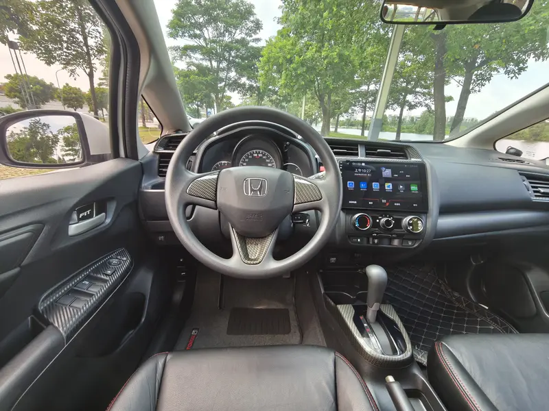 Honda Fit — фото 8