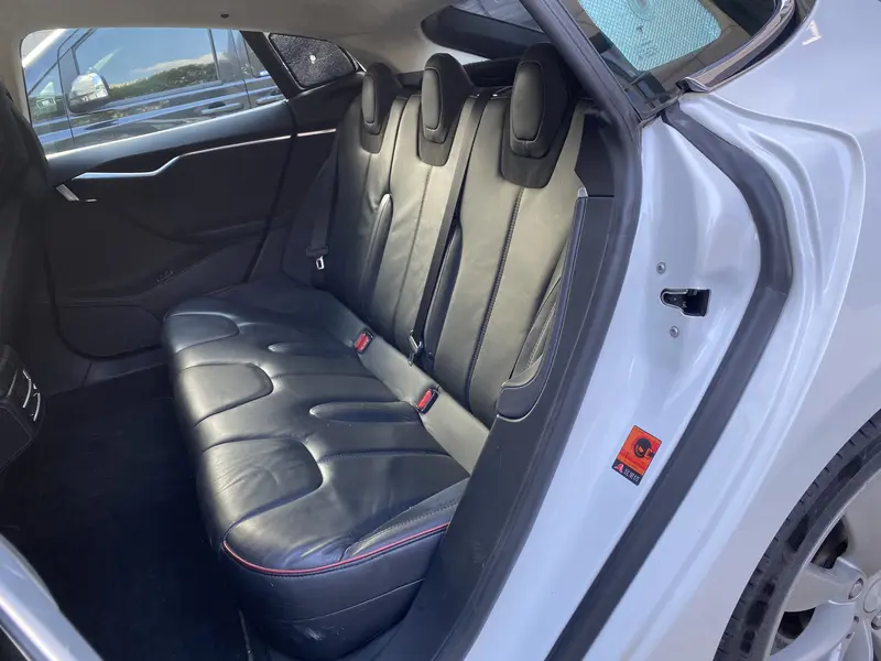 Tesla Model S P 85 — фото 12