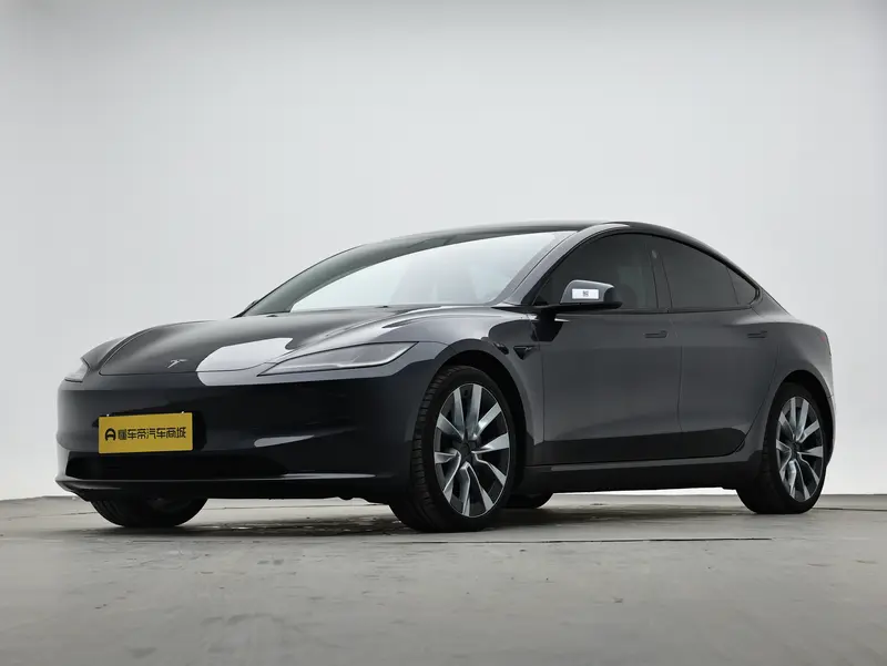 Tesla Model 3 — фото 1