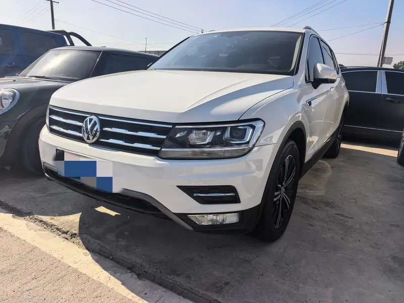 Volkswagen Tiguan L — фото 1