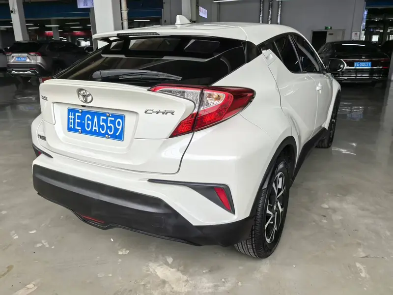 Toyota C-HR — фото 6