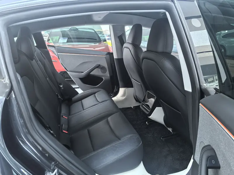 Tesla Model 3 — фото 16