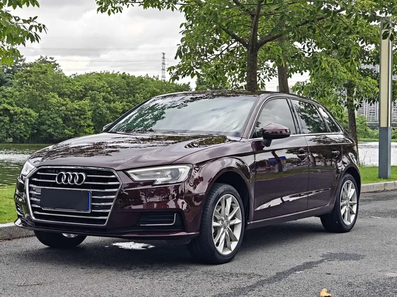 Audi A3 — фото 1