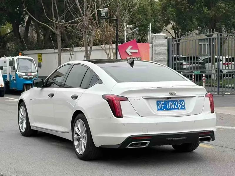 Cadillac CT5 — фото 4