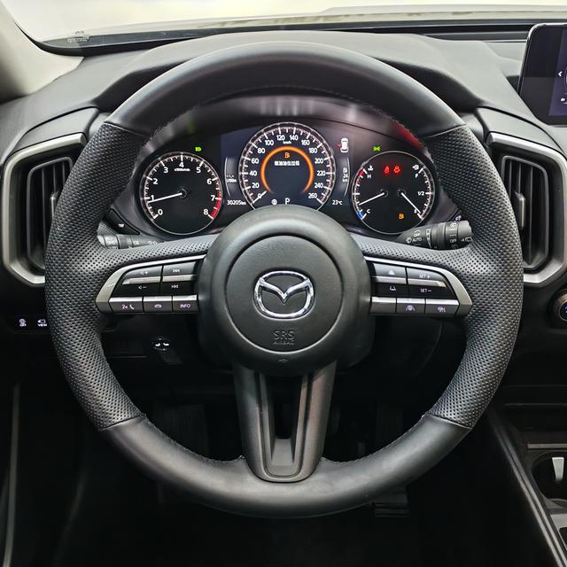 Mazda CX-50 line also 2023 Желтый из Китая, фото 4