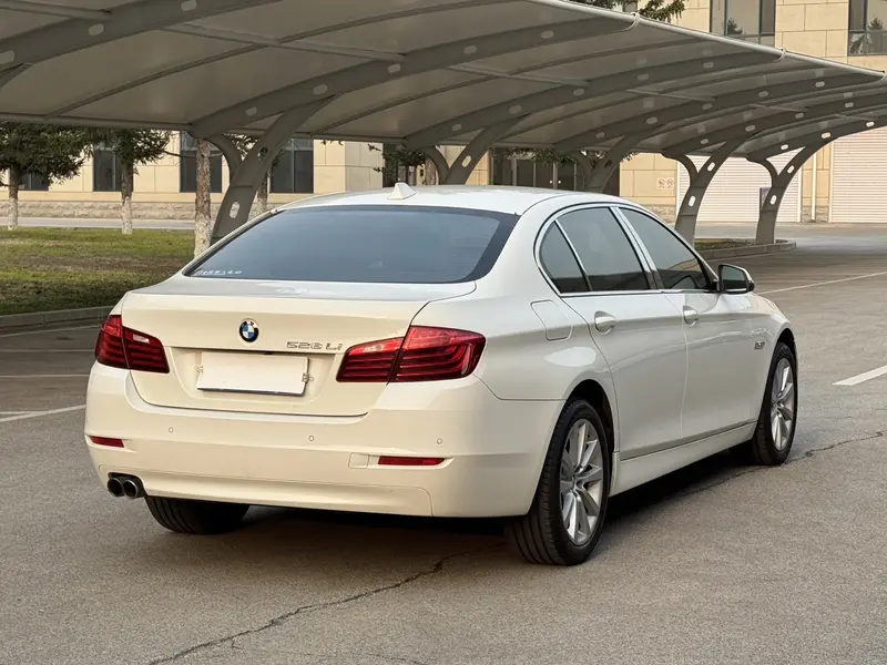 BMW 5 Series — фото 6