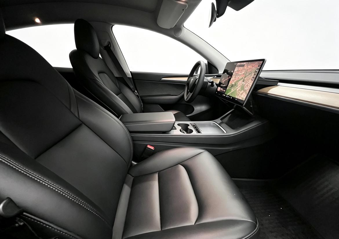 Tesla Model Y: фотография 14 из 17