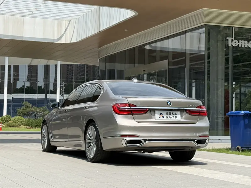 BMW 7 Series — фото 5