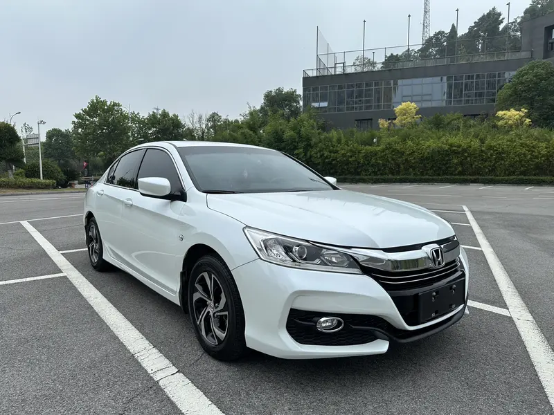 Honda Accord — фото 3
