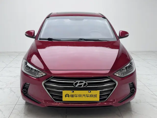 Hyundai Elantra — фото 2