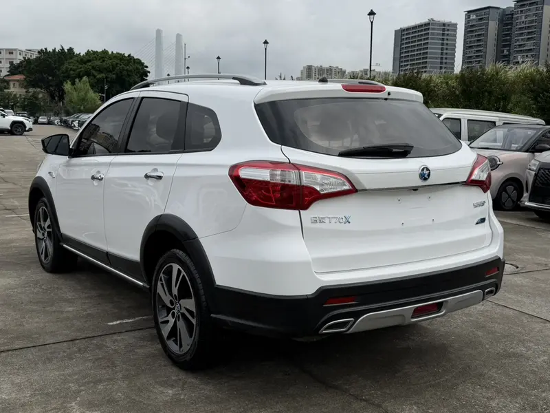 Venucia T 70 X 2.0 L CVT Sport — фото 5