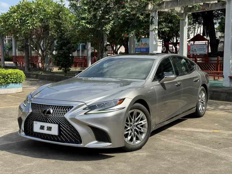 Lexus LS 350 Luxury V