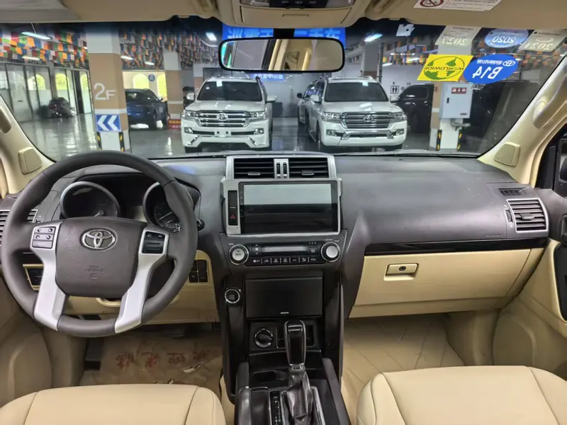 Toyota Prado — фото 12