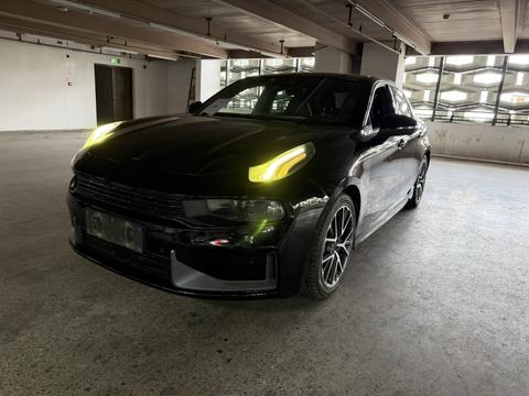 Lynk & Co 03