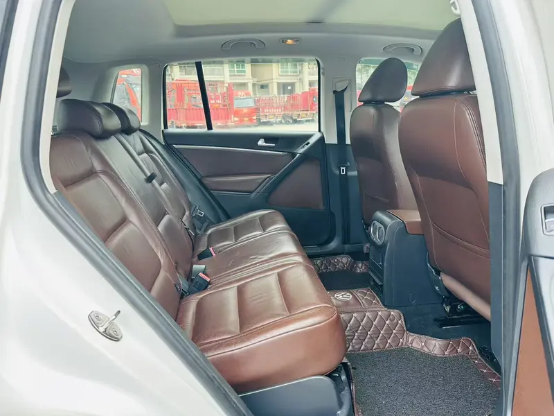Volkswagen Tiguan — фото 10