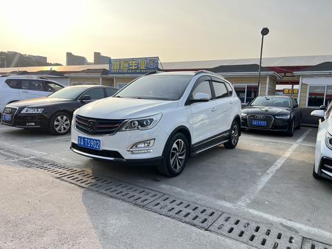 Автомобиль #688390 560 2015 1.8L MT Luxury