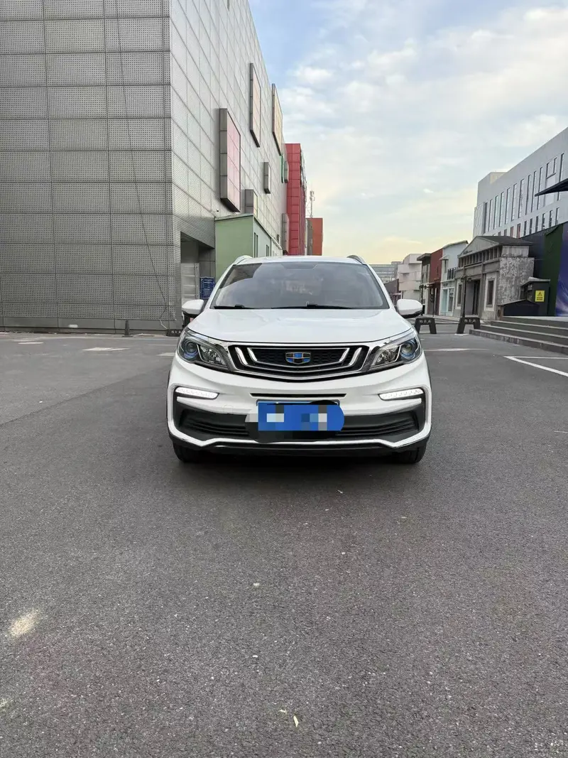 Geely Vision X3 1.5L CVT элит — фото 2