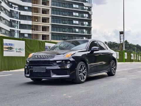 Lynk & Co 03