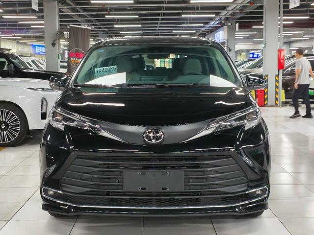 Toyota Saina 2026 Черный из Китая, фото 3