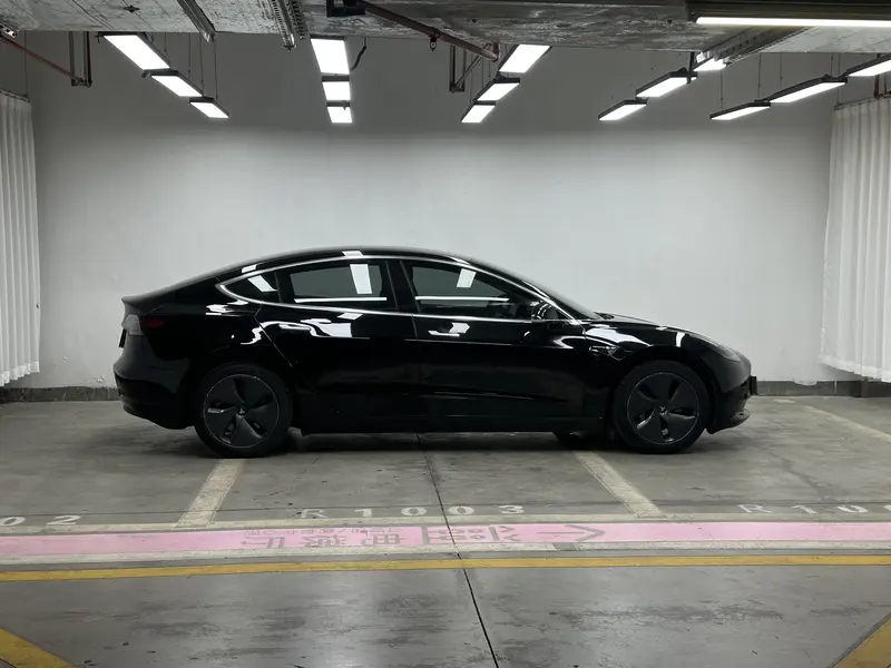 Tesla Model 3 — фото 8