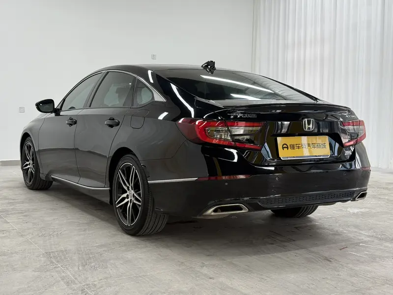 Honda Accord — фото 5