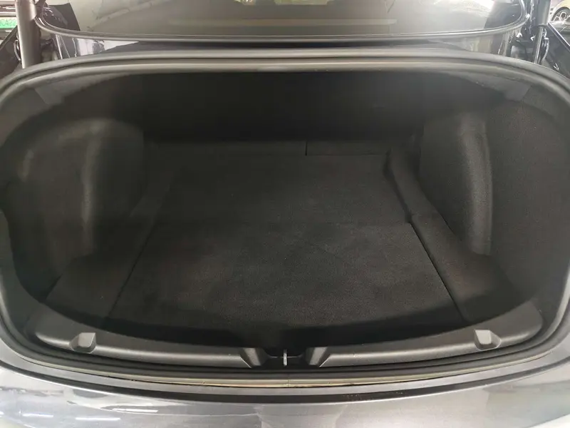 Tesla Model 3 — фото 11