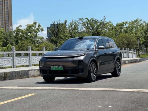 Li Auto L8