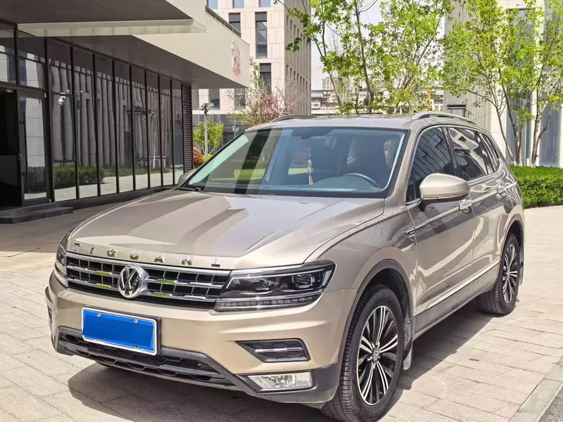 Volkswagen Tiguan L — фото 1