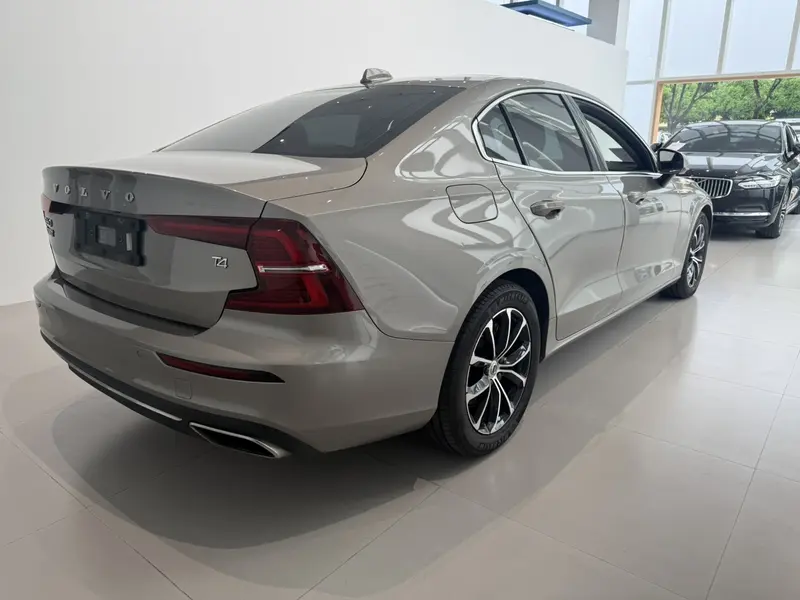 Volvo S 60 T 4 Luxury — фото 2