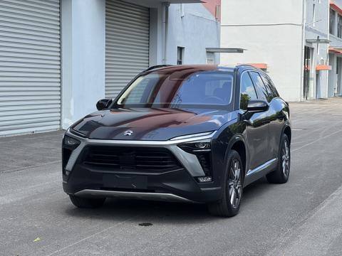Nio ES8