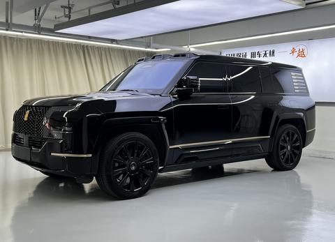 YANGWANG U8L, 2025 год