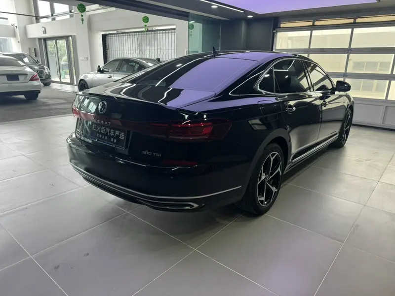 Volkswagen Passat — фото 6