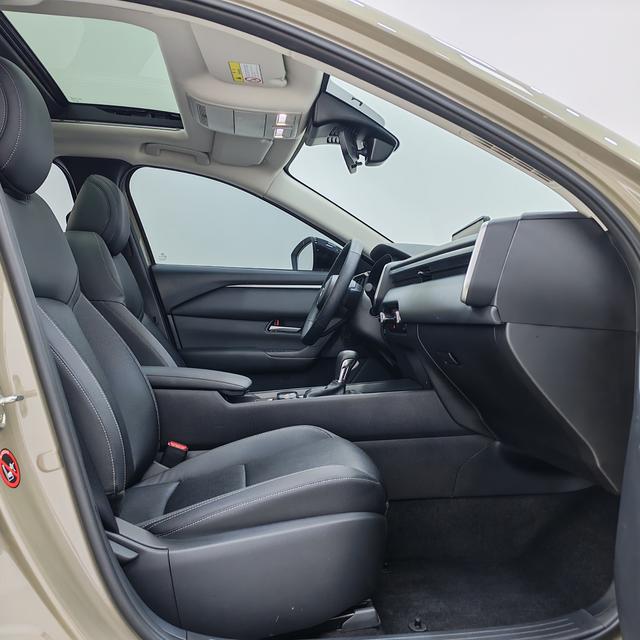 Mazda CX-50 line also 2023 Желтый из Китая, фото 5