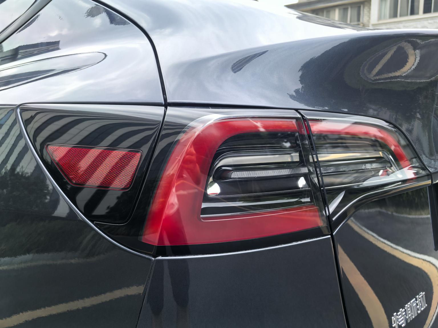 Tesla Model Y: фотография 7 из 18