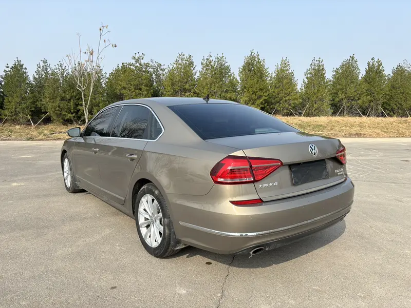 Volkswagen Passat — фото 5