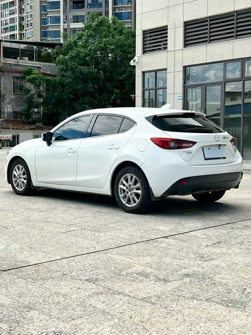 Mazda 3 Axela — фото 4
