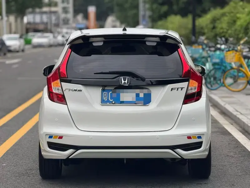 Honda Fit — фото 5