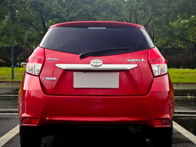 Toyota Yaris L — фото 6