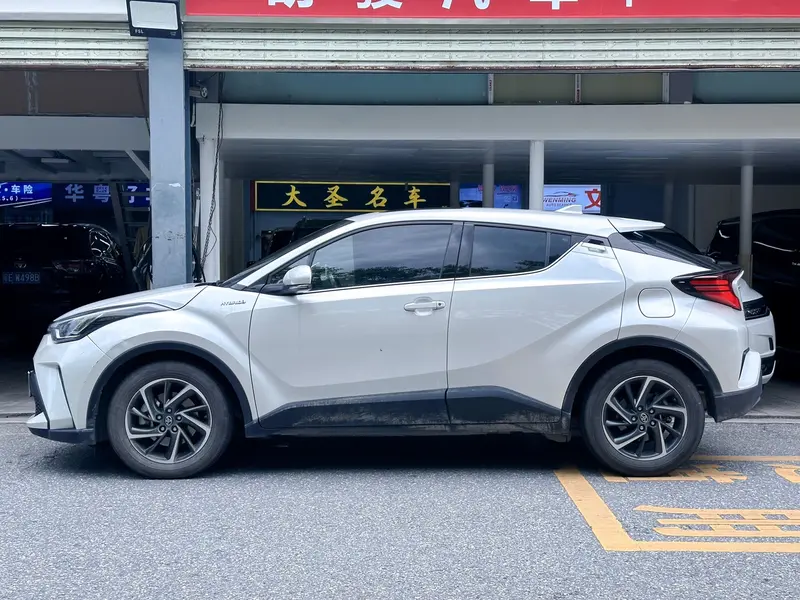 Toyota C-HR — фото 3