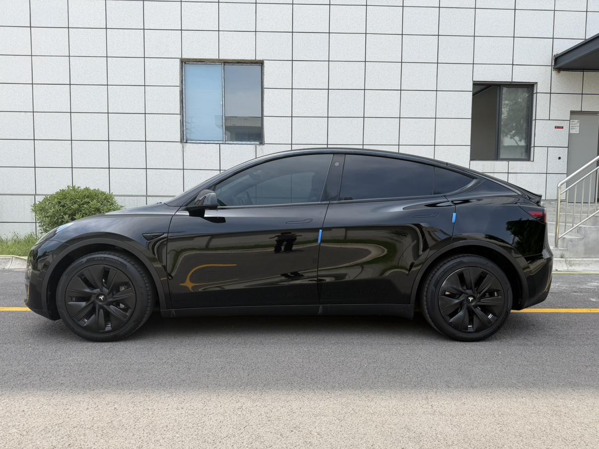 Tesla Model Y: фотография 4 из 21