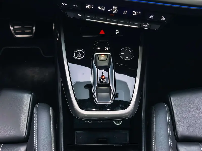 Audi Q4 e-tron 40 e-tron — фото 15