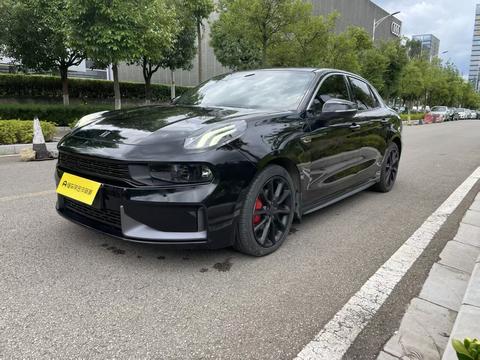 Lynk & Co 03